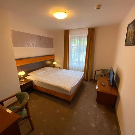 Hotel Grant Krynica Zdroj Bagian luar foto