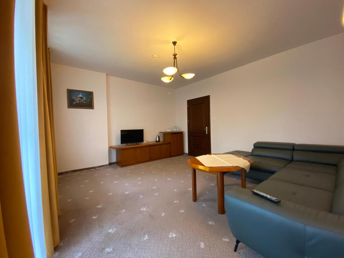 Hotel Grant Krynica Zdroj Bagian luar foto