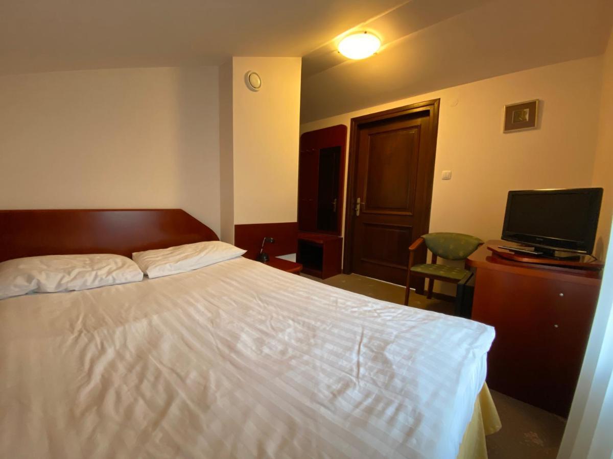 Hotel Grant Krynica Zdroj Bagian luar foto