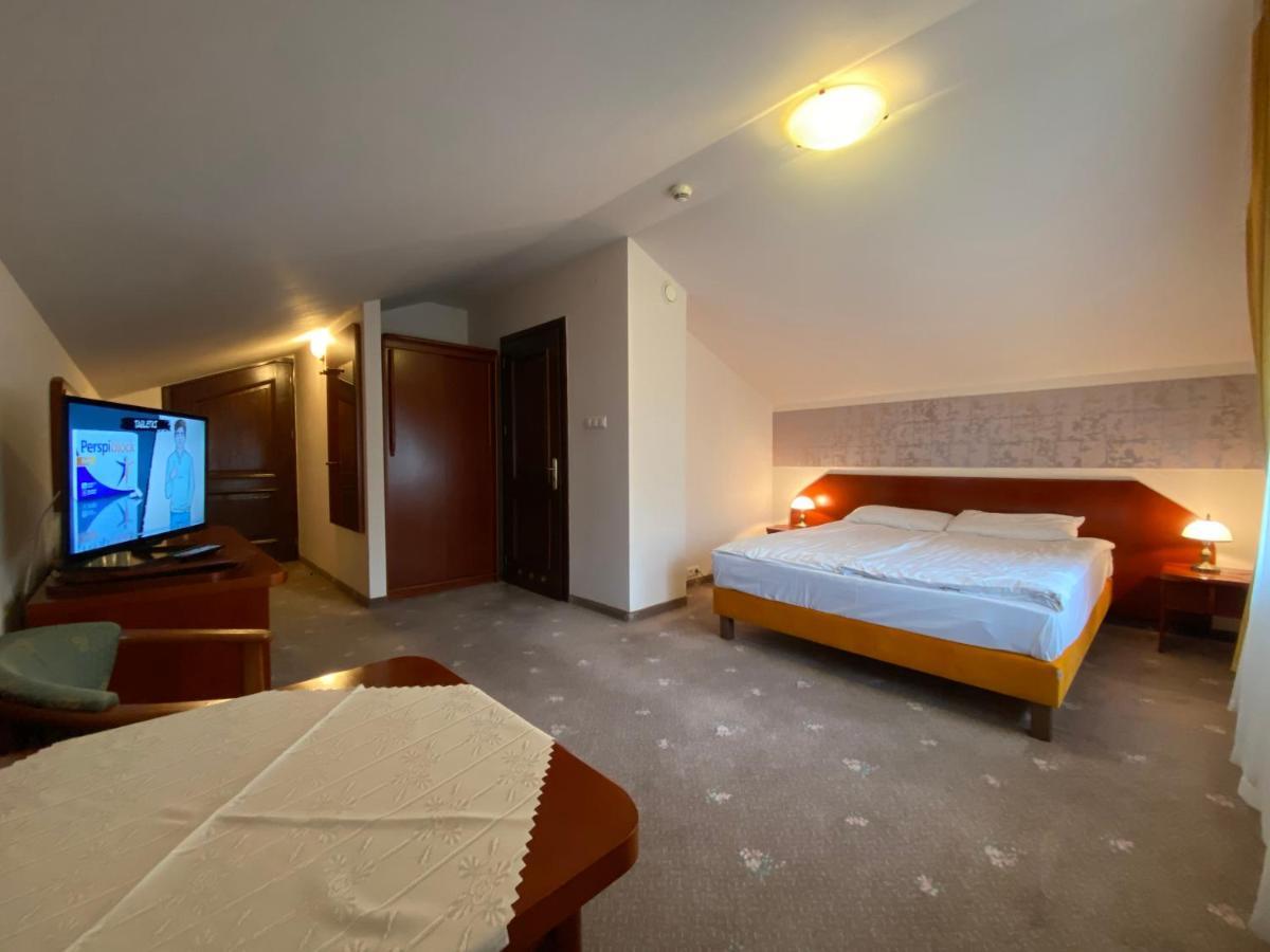 Hotel Grant Krynica Zdroj Bagian luar foto