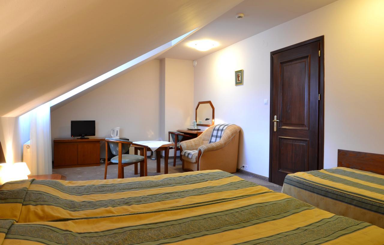 Hotel Grant Krynica Zdroj Bagian luar foto