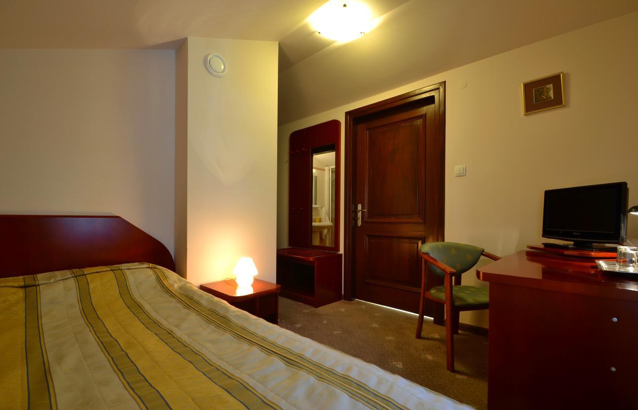 Hotel Grant Krynica Zdroj Bagian luar foto